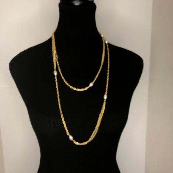 Necklace Chain Gold Tone Faux Pearl 26” Costume Jewelry Good Condition - Picture 3 of 5